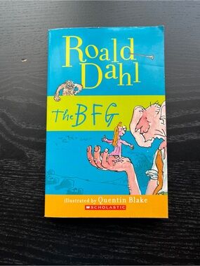 Roald Dahl The BFG Paperback Book Quentin Blake Scholastic 9780590060196 720L